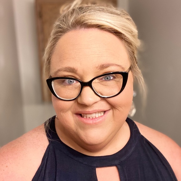 Meet your posher, Posh Ambassador Terrie - Picture 5 of 6